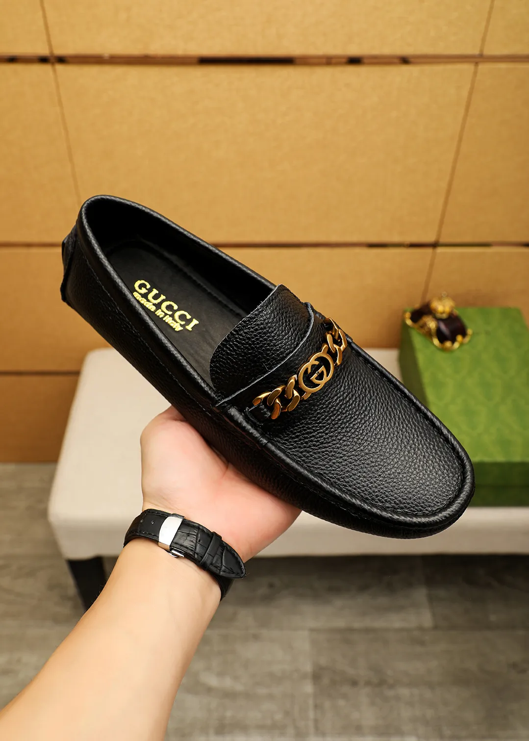 Men's shoes 💰420 💐 Product trademark: GUCCI "Gucci" Doudou shoes Regular size: 38-44 (45🉑️customized) Product materials: Selected imported first-layer pebbled cowhide leather upper + luxury hardware buckle, imported sheep 🐑 leather lining. Strong three-dimensional visual effect, original outsole color: 2 colors available